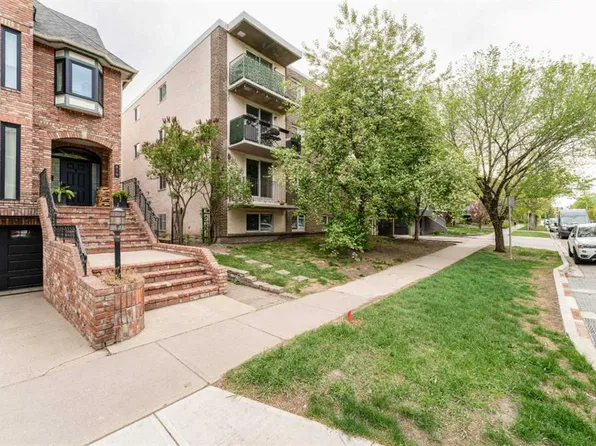 823 N 19th Ave SW #202, Calgary, AB T2T 0H6