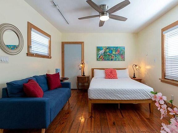 3rd image of 17 S L St APT 2
