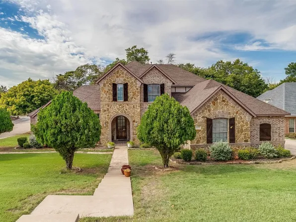 833 Bridgeport Dr, Desoto, TX 75115