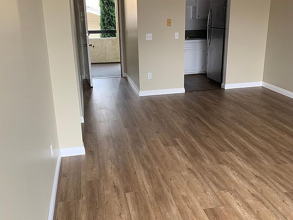 5th image of 635 E Cypress Ave #B