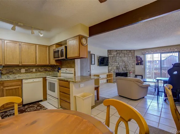 431 Wright Street Bldg 13 #209, Lakewood, CO 80228