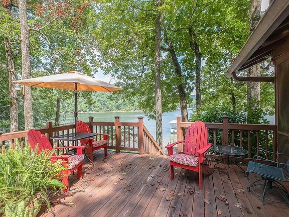 Image 4: Sun Deck