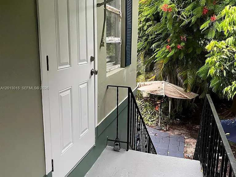 834 SW 11th St #C — Photo 15