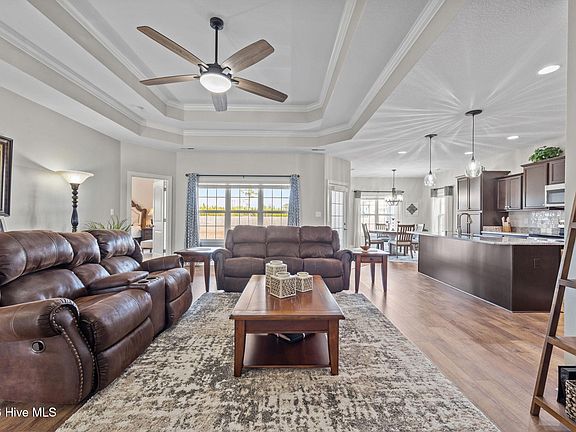 4th image of 211 Moonstone Court