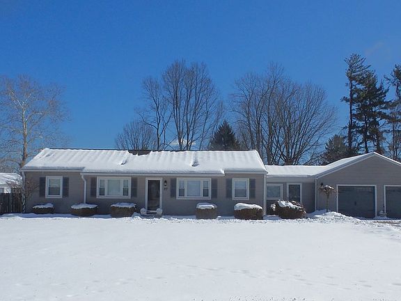 2nd image of 27 Shawnee Dr