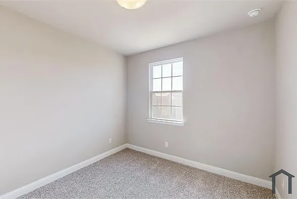 716 Portina Dr — Photo 12