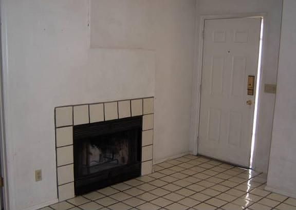 3rd image of 3301 E Kelton Ln Unit 104