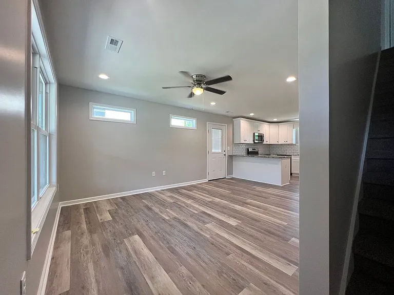 703 Bibb St NE — Photo 4