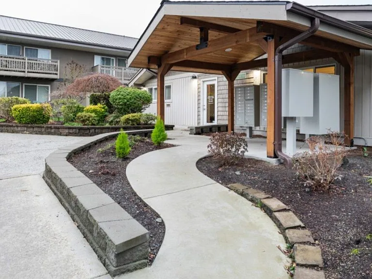 COURTYARD APTS-MUKILTEO — Photo 3
