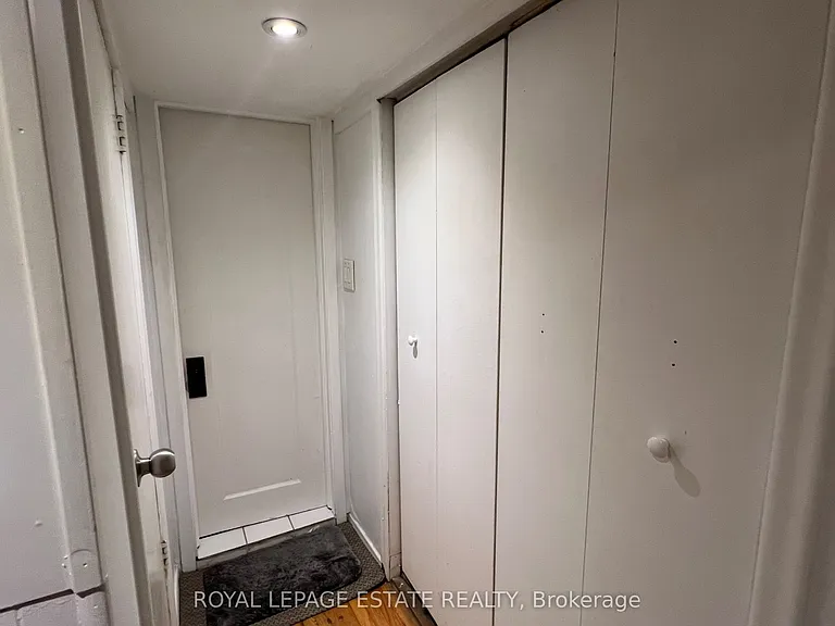 372 Victoria Park Ave — Photo 14