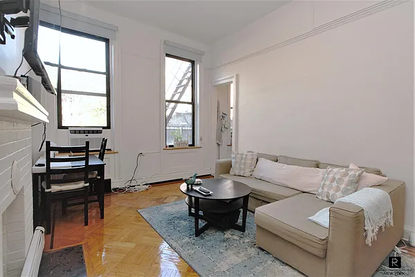 Rented by R New York | media 29