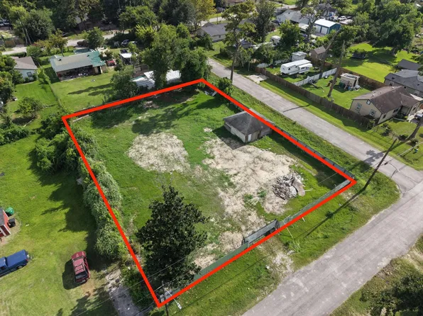 6832 Finch St, Houston, TX 77028