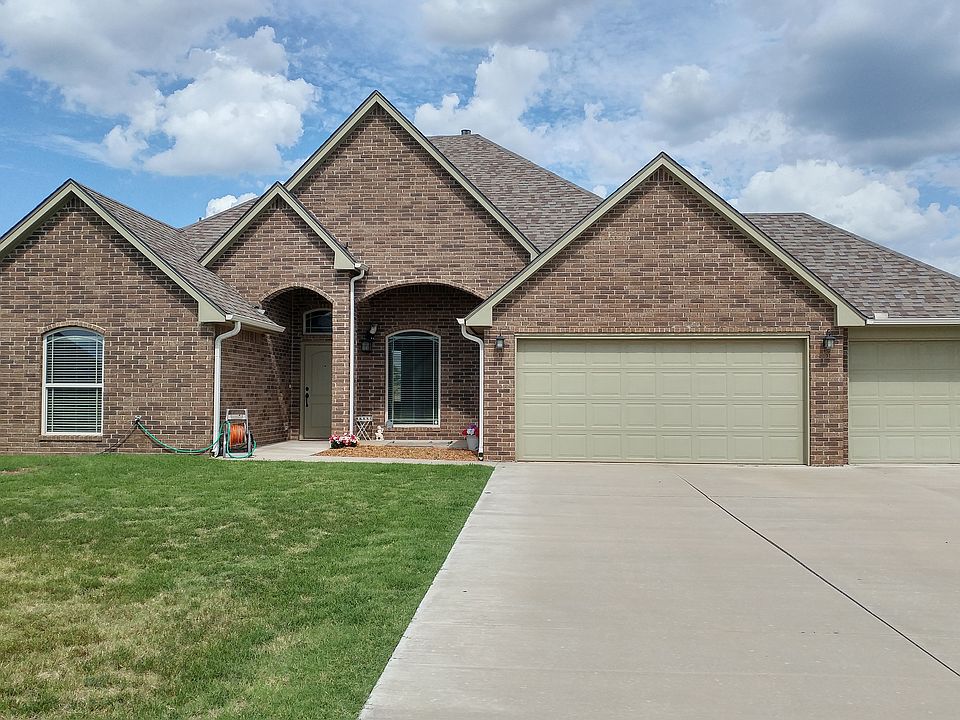 1st image of 628 Stephany Dr