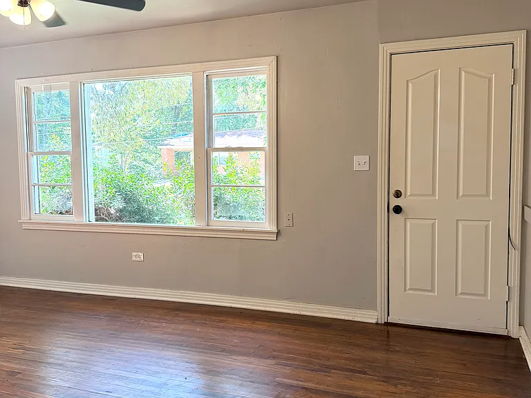 903 E Mary Ave — Photo 2