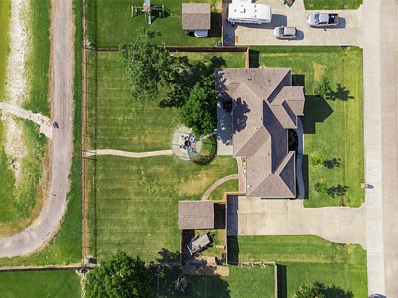 5th image of 2310 Donna Ln