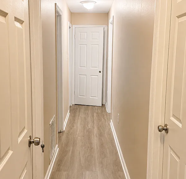 4098 Camelot Ct — Photo 2
