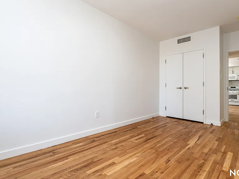 160 Johnson Ave #2B — Photo 7