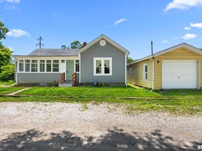1013 N 2nd St, Pekin, IL, 61554