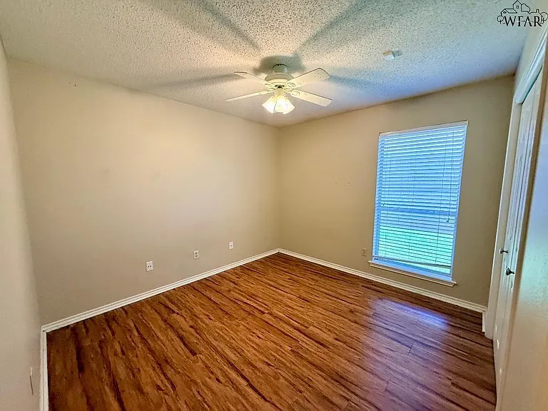 6025 Oakmont Dr — Photo 8