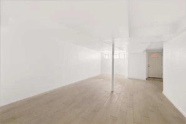 Rented by Compass | media 7