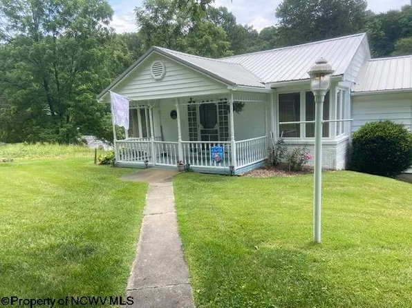 335 Old Davisson Run Rd, Clarksburg, WV 26301