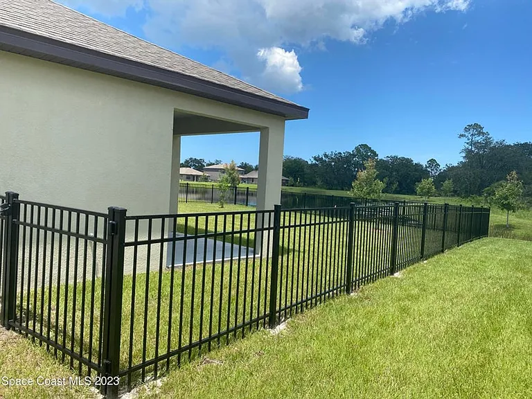 2243 Capital Dr SE — Photo 31