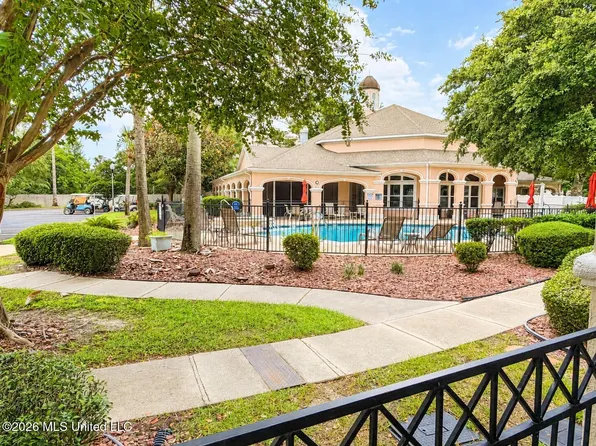 2252 Beach Dr APT 401, Gulfport, MS 39507