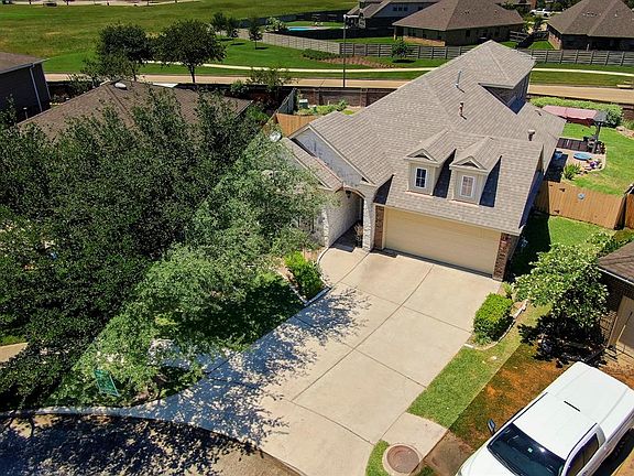 2nd image of 2768 Lomelina Ln