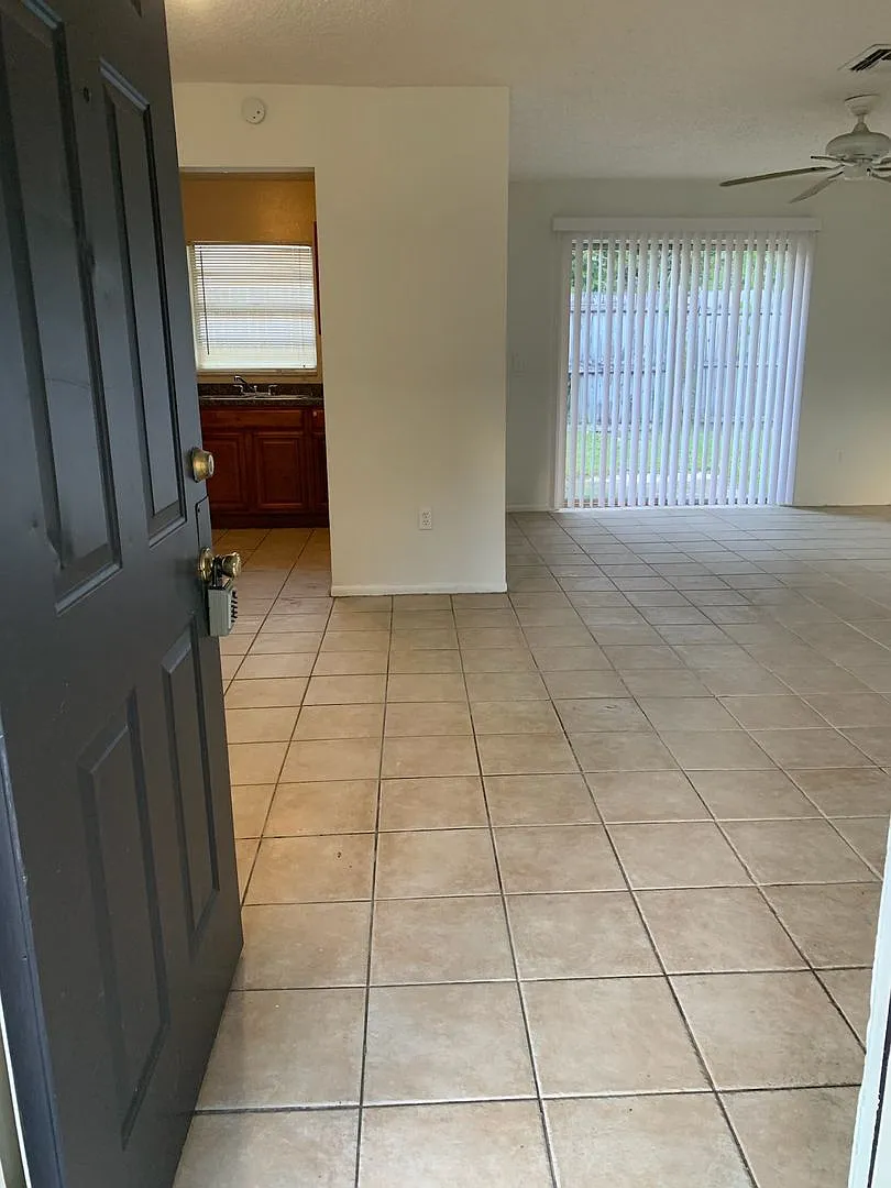 Charming 3 Bed 2 Bath duplex in the heart of Orlando — Photo 3