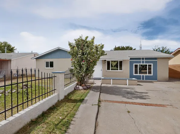 4611 Valley Park Dr SW, Albuquerque, NM 87105
