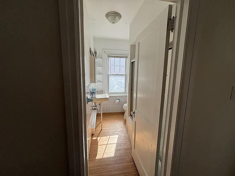927 Ford St #1 — Photo 6