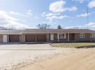 1061 Badger Rd, Hazel Green, WI 53811