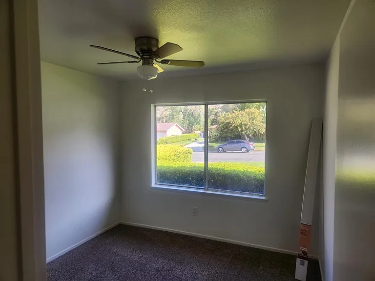 470 Glenhill Dr — Photo 9