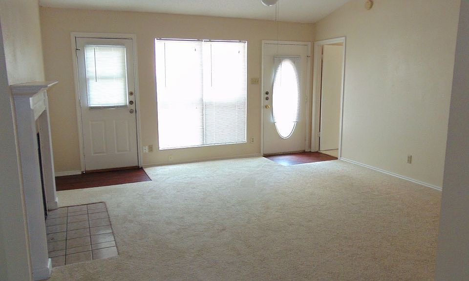 1st image of 425 Sailmaster St APT B