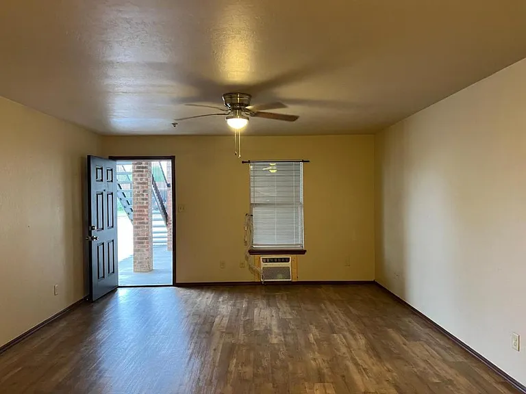 2315 SW H Ave — Photo 5
