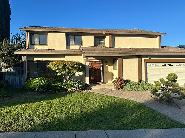 16962 Columbia Dr — Photo 2
