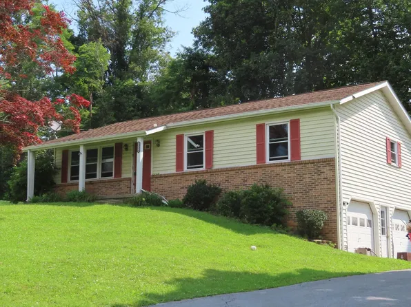 13358 South Ave, Blue Ridge Summit, PA 17214