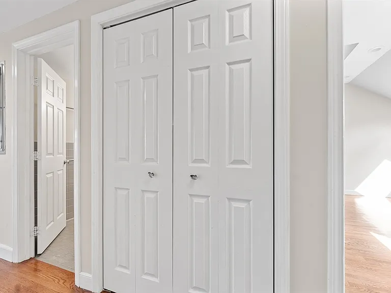 25 Bay State Rd #6 — Photo 17