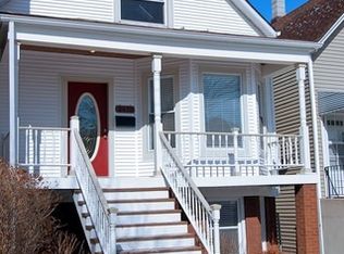 2470 W Cullom Ave, Chicago, IL 60618