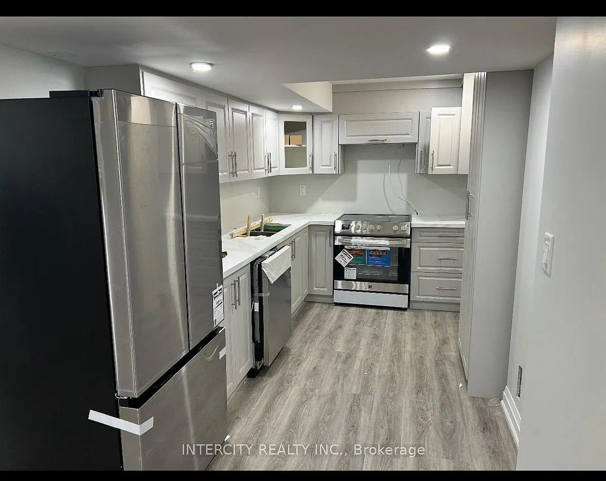 Building Photo - 299 Fleetwood Dr