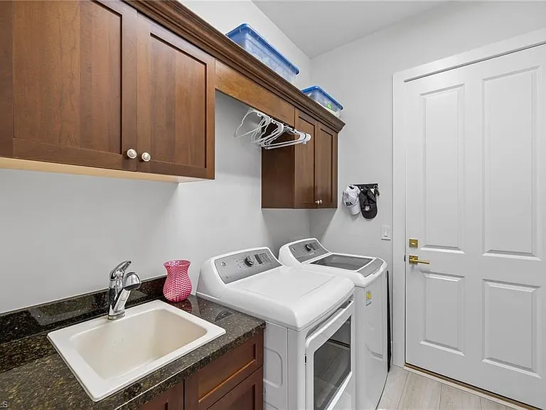 6597 Caldecott Dr — Photo 24
