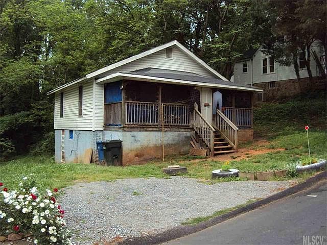 1st image of 330 8th Ave SE