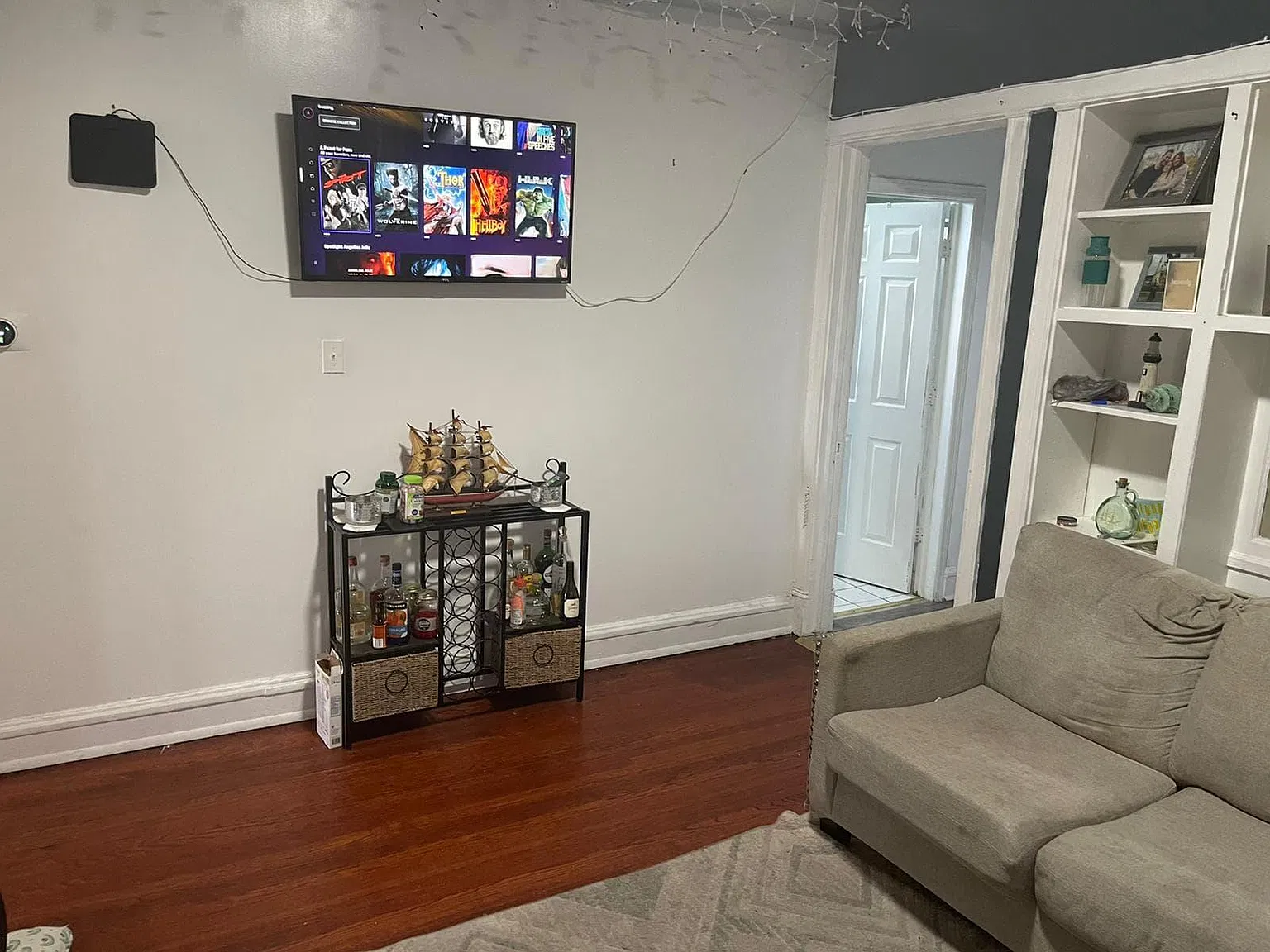 3 bed, 1.5 bath, 1200 sqft, $2,185 — Photo 2