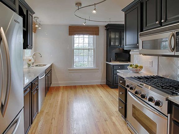3rd image of 7107 Stone Mill Dr