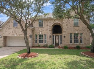 2843 S Cedar Hollow Dr, Pearland, TX 77584