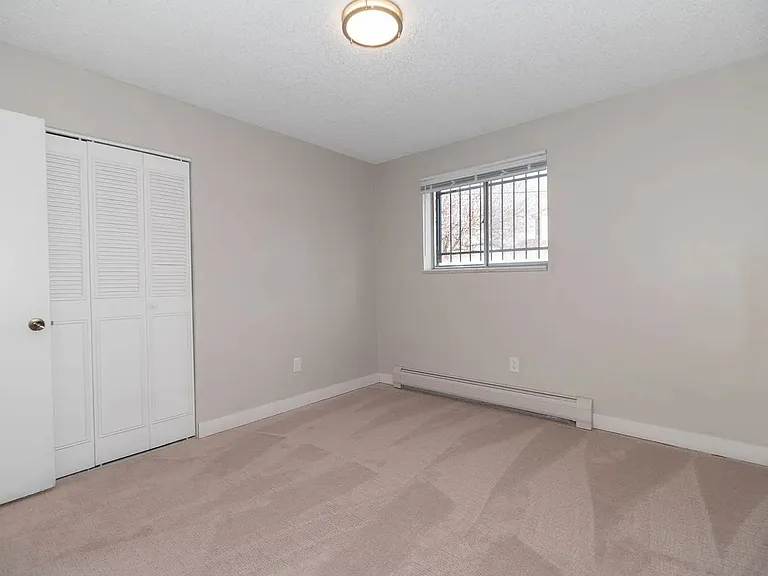 Caravelle Apartments — Photo 23