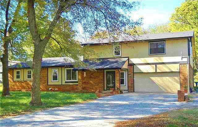 1st image of 215 S Menger Ln