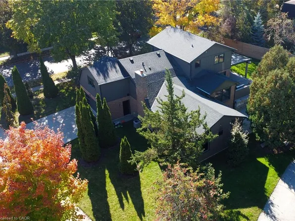 284 Old Post Rd, Waterloo, ON N2L 5C1