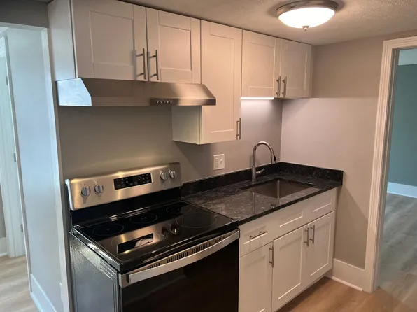 63 Storer St, Saco, ME 04072