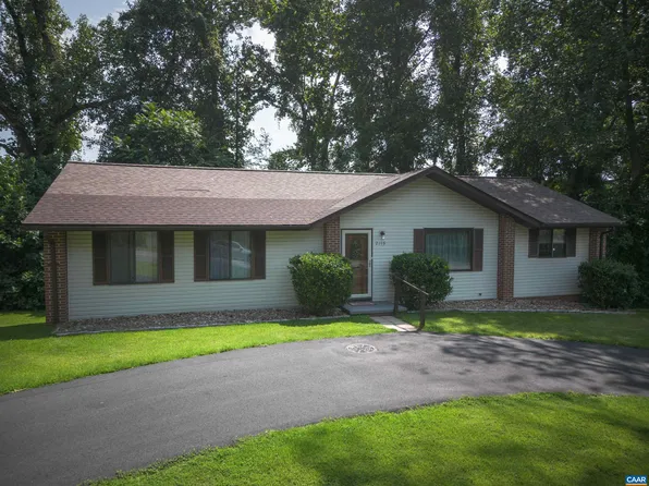 2116 Dominion Dr, Charlottesville, VA 22901